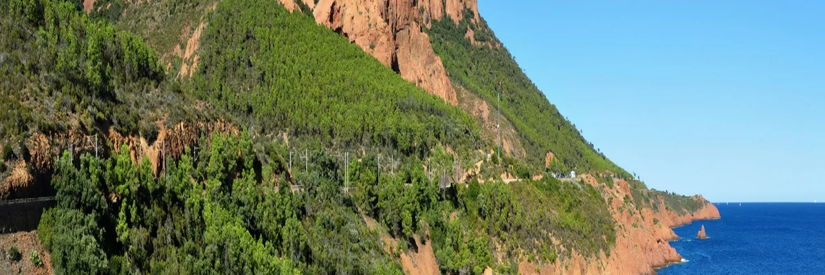 Image Installation borne de recharge Var