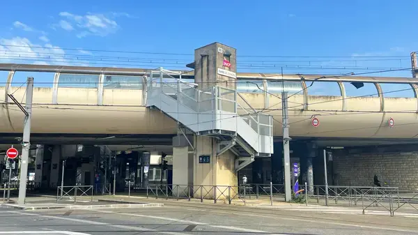 Borne de Recharge Auto Installation borne de recharge Cenon